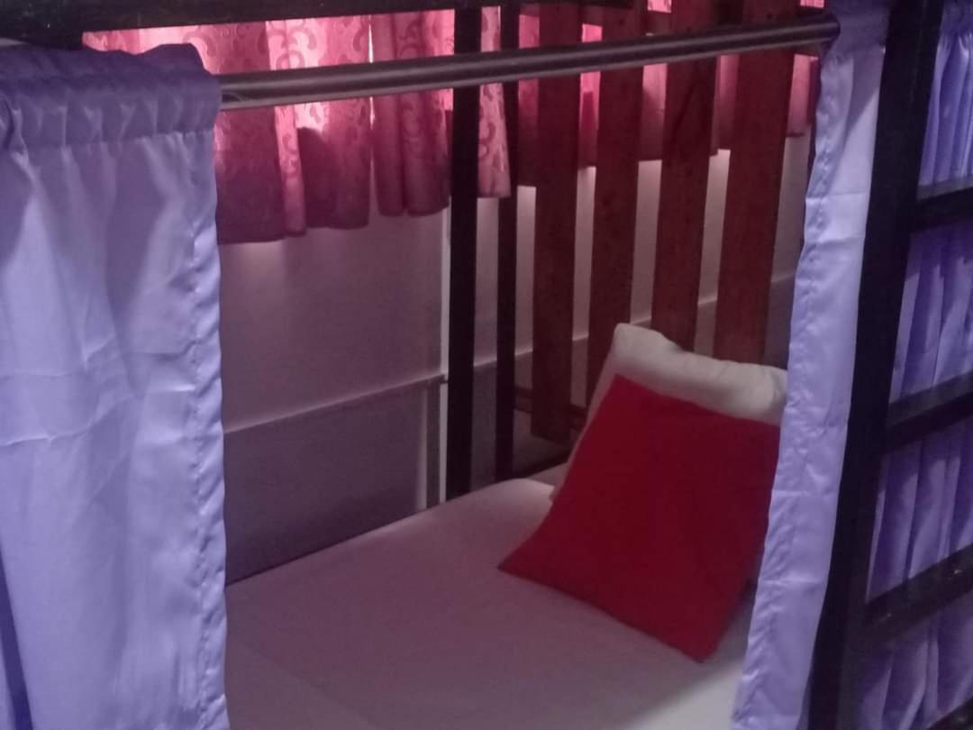 Lojed Sean Bed And Space Pasay Bagian luar foto