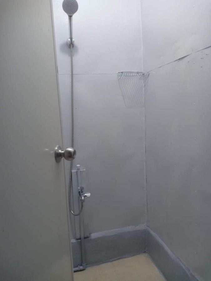 Lojed Sean Bed And Space Pasay Bagian luar foto